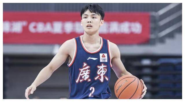 乐鱼体育网站入口-广东队成为本场最大亮点，CBA季后赛瞬间破防，救主