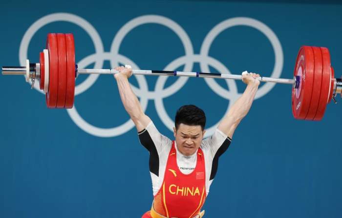 包含夺冠之路：举重选手独揽黄金的词条