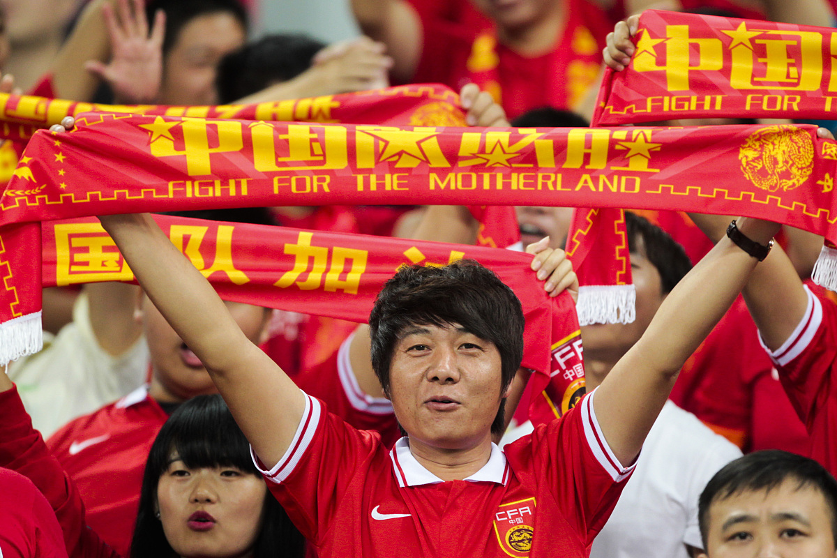 乐鱼体育教练-国家队球员在比赛中全力以赴，获得胜利