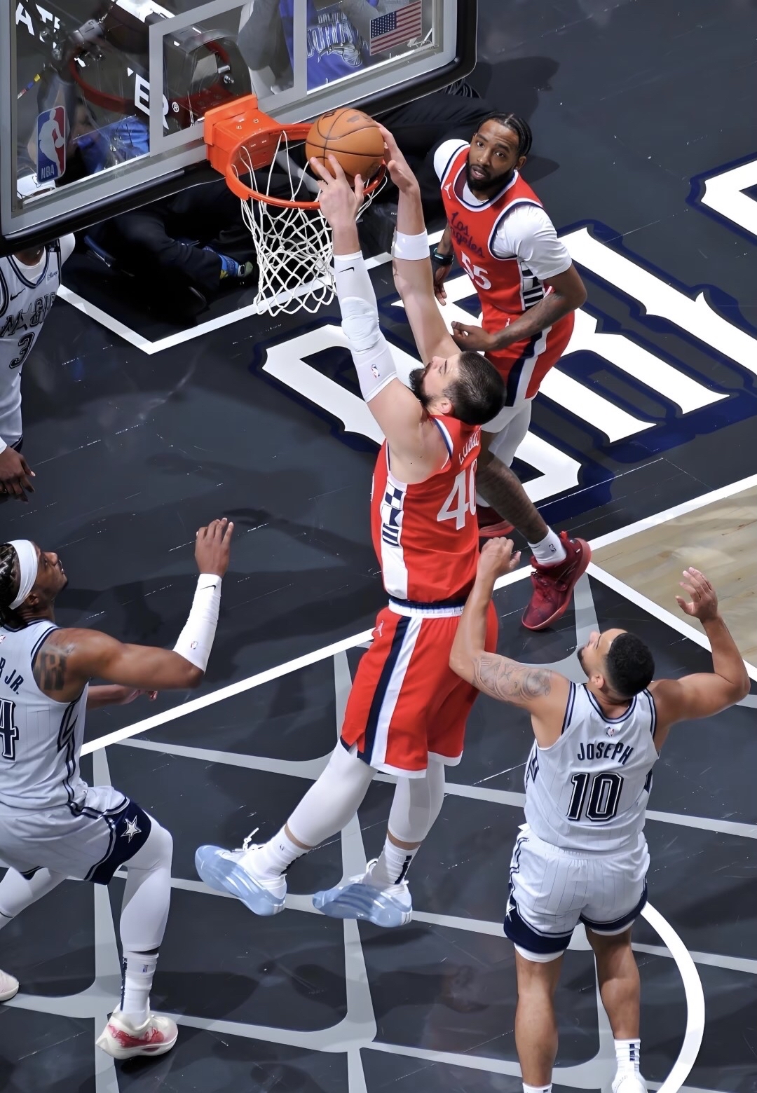 快船主场惊险逆转，战胜篮网取得三连胜的简单介绍