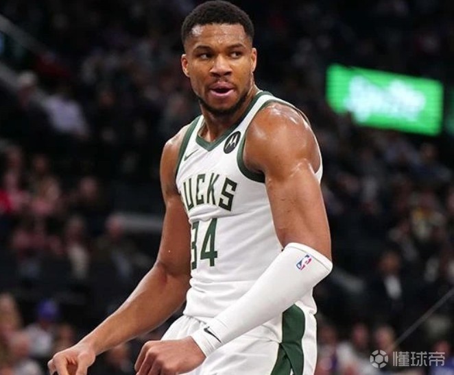 雄鹿大胜马刺，战绩保持不败