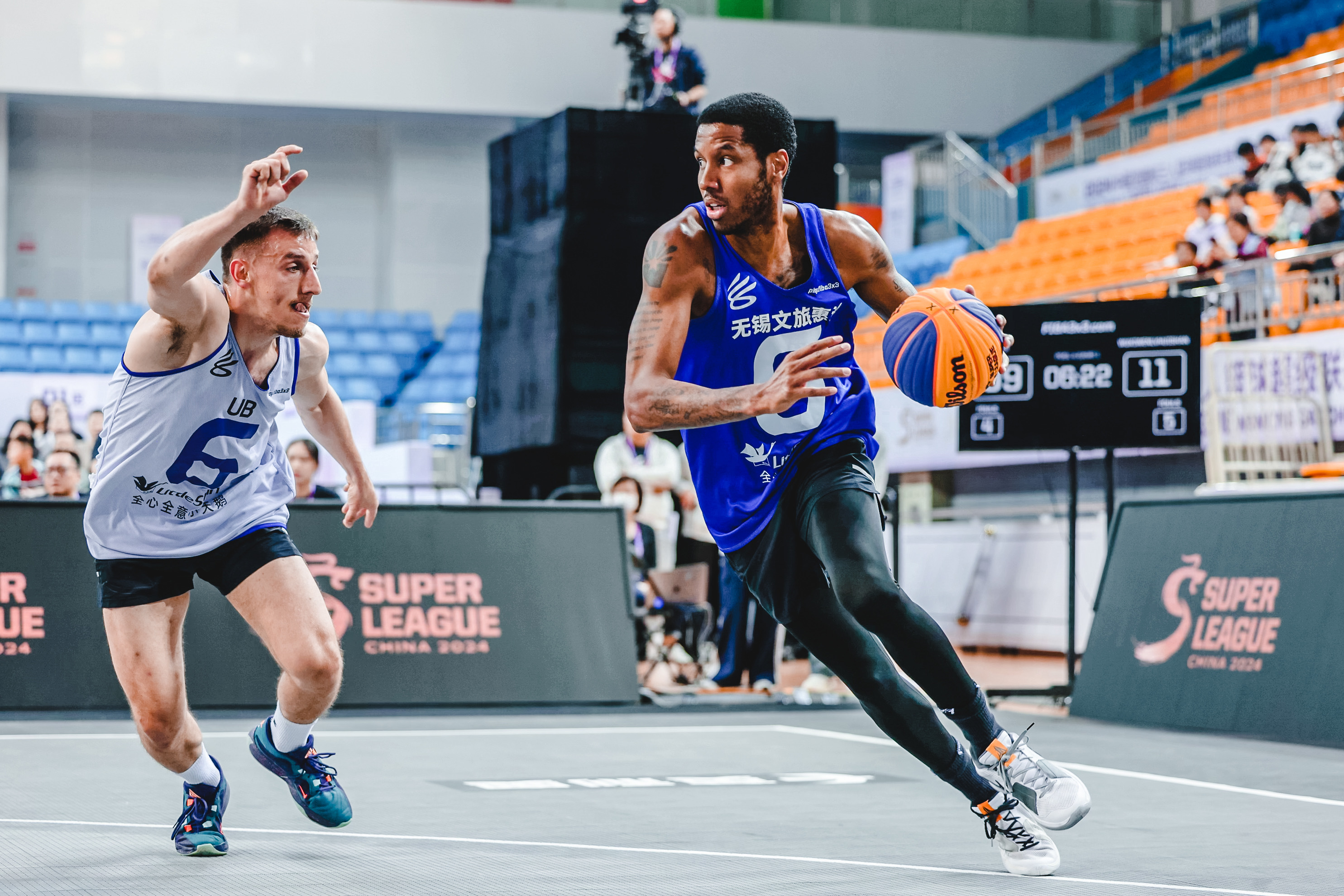 包含顶级篮球职业赛事激发球迷无限热情的词条