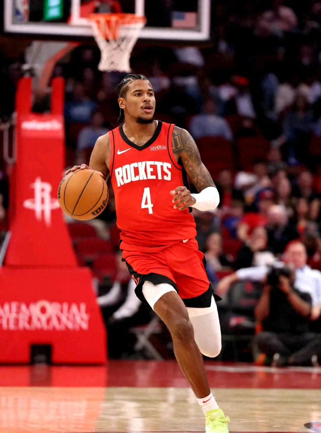 火箭主场横扫灰熊，取得赛季开门红