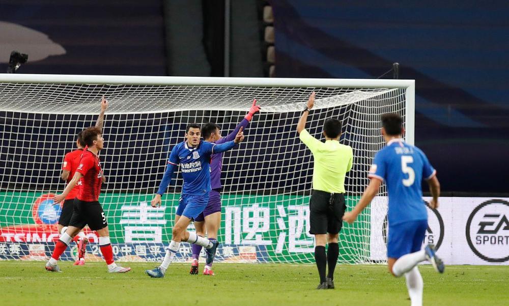 关于上港后防线稳固，极速反击瞄准对手大门的信息