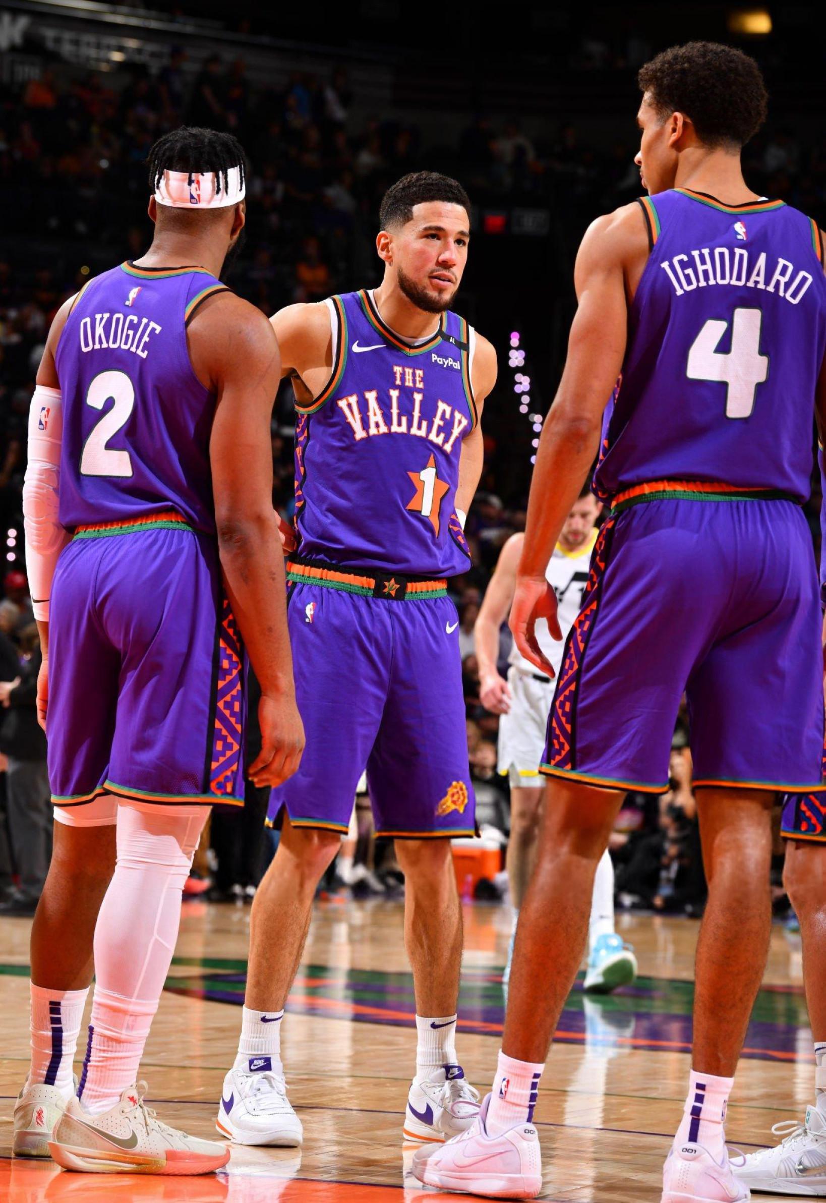 乐鱼体育app-爵士队轻松战胜对手，晋级季后赛