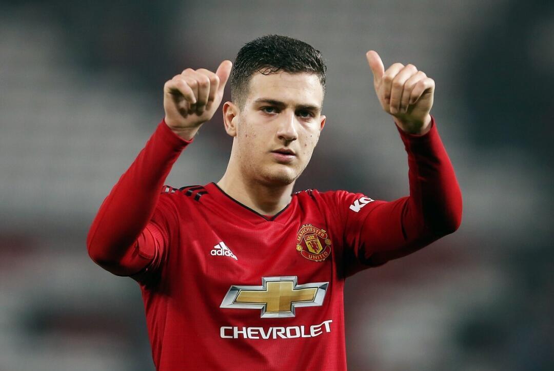 乐鱼体育下载-佛罗伦萨中场表现出色，崭露头角成为新星的简单介绍