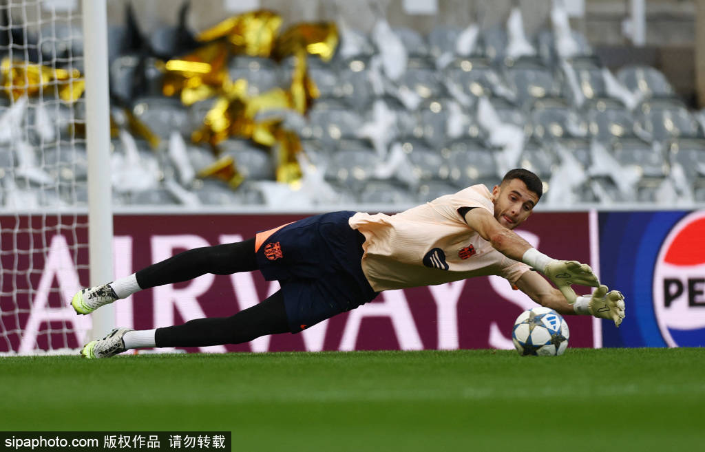 包含比达尔重伤缺席数周，巴塞罗那中场深陷伤病困境的词条