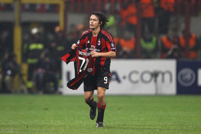 AC米兰后卫线集体获得好评，为球队稳固防守的简单介绍