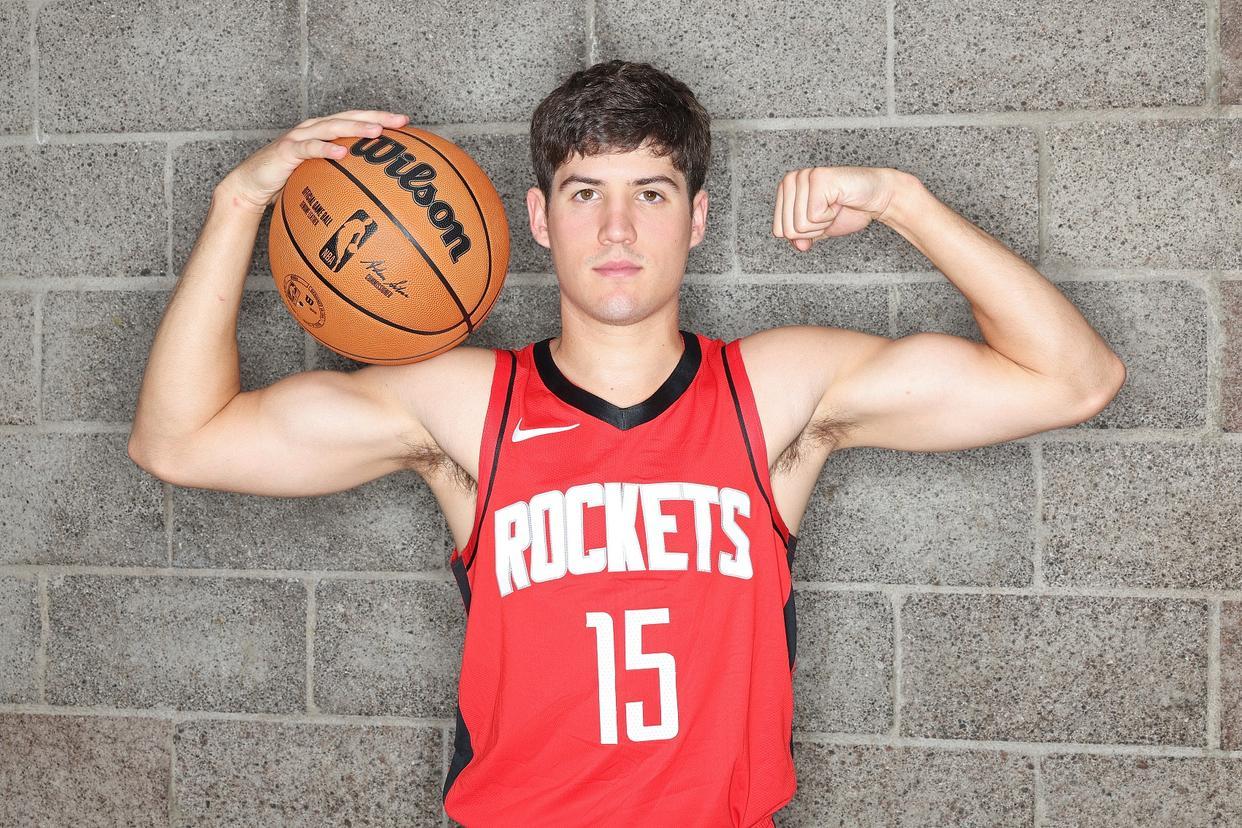 年轻控卫获得首次全明星入选，鹈鹕后场实力更上一层楼的简单介绍