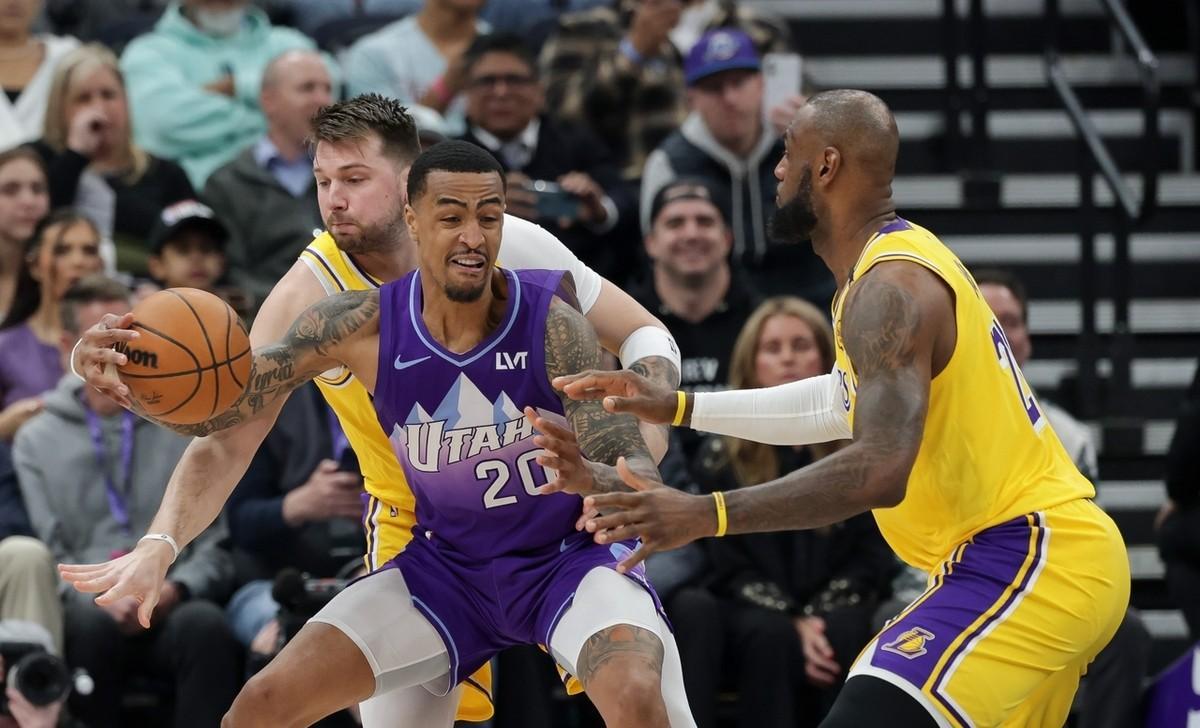 乐鱼体育培训-湖人全队状态回升，再胜独行侠！