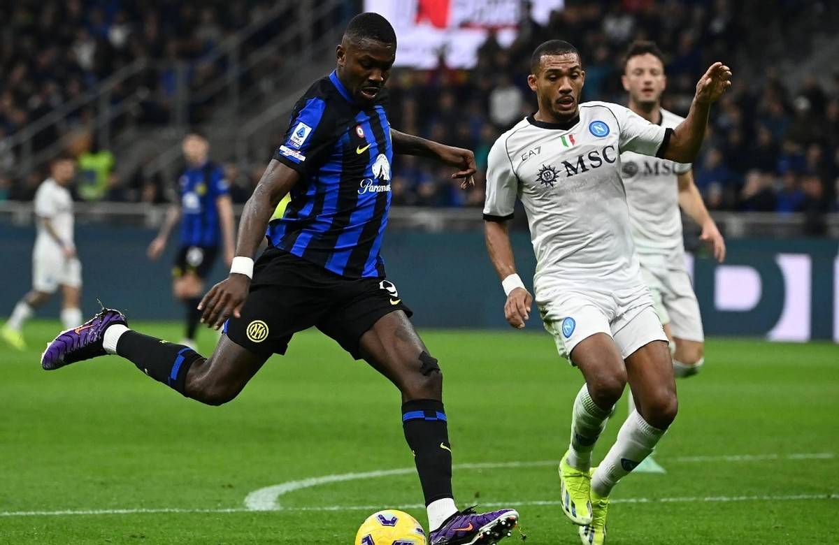 包含拜仁慕尼黑亮相主场,对手实力不容小觑的词条 包含拜仁慕尼黑亮相主场,对手实力不容小觑的词条